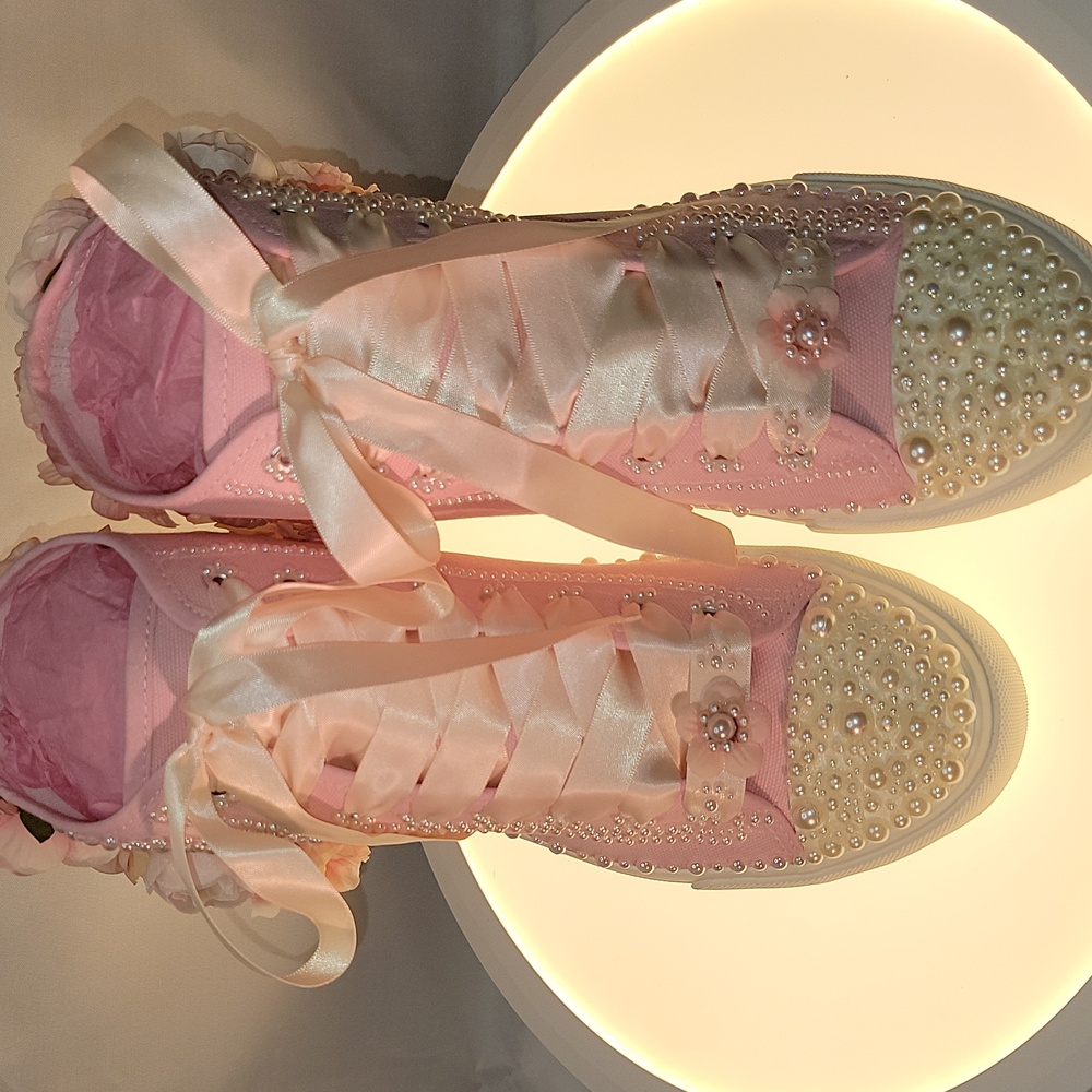 Pink High-Top Sneakers with Floral Accents - Picture 7 of 7